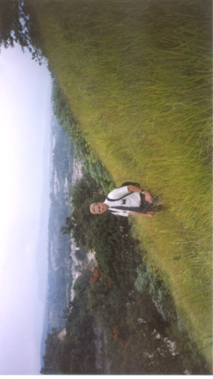 Elder Wheatley saco esta foto de Elder Bowerbank cuando se perdieron en camino a Ribera del Rio.
Jonathan Ryan Bowerbank
10 Feb 2003