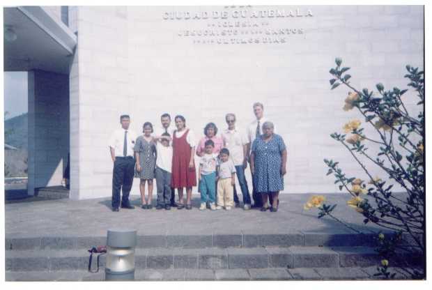 ESTAS FAMILIAS SON DE PUERTO SAN JOSE ESTA FUE SU PRIMERA VEZ EN EL TEMPLO FUE UNA EXPERINECIA MUY ESPIRITUAL
MAUDIEL ANTONIO CRUZ
04 Mar 2003