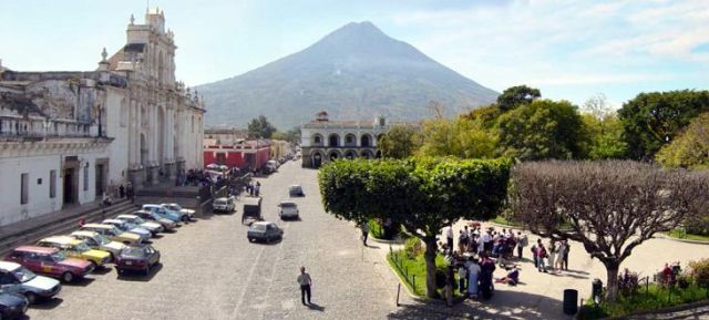 esta foto fue tomada en la parte de arriba de la municipalidad de Antigua
Marvin  Vigil Rodriguez
16 Oct 2006