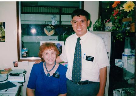 Recuerdan a Hermana Hobbs, la enfermera de aquel entonces. Ahi yo con ella en las oficinas.
Álvaro  Briones
11 Nov 2007