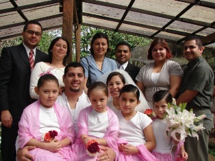 David Hernandez quien sirvió conmigo en Guate Central y su esposa, el presidente Torres y su esposa y Horacio con su esposa
Adrian Alonso Rodriguez
05 Mar 2008