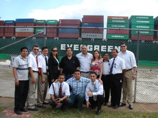 Una parte de grupo en el Canal de Panamá
Adrian Alonso Rodriguez
05 Mar 2008