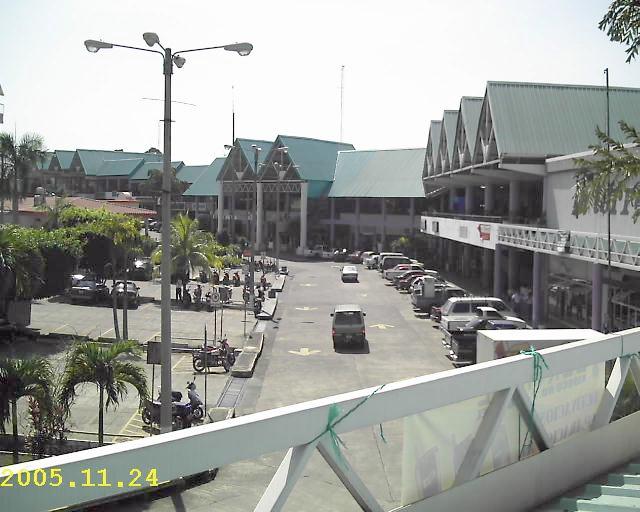 Recuerdan el CALOR!!!!!!!
Alli BAJE 18 LIBRAS!!!!!! CASI MUERO!!! Pero era chivo pasar alli en P-day, bueno, talvez no era que digan HUY que calidad, pero era lo mejor que habia y eramos felices...
Gilberto Antonio Mendoza
05 Mar 2008