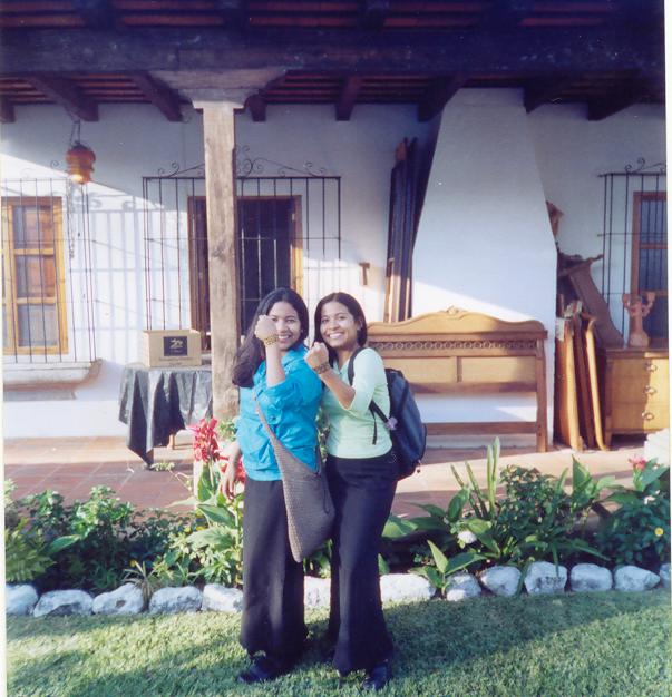 No, no estan viendo doble, son las Hermanas Marquina, tan bonitas que se ven...
Gilberto Antonio Mendoza
05 Mar 2008