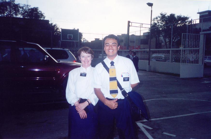 Hna. Mary Cunningham & Elder Mendoza.
Hey alguien sabe algo de Hna Cunningham?? espero que ella este bien, si alguien la ve, dele mis saludos y digale que le quiero muchisimo, ella es mi abuelita de la mision...
Gilberto Antonio Mendoza
06 Mar 2008