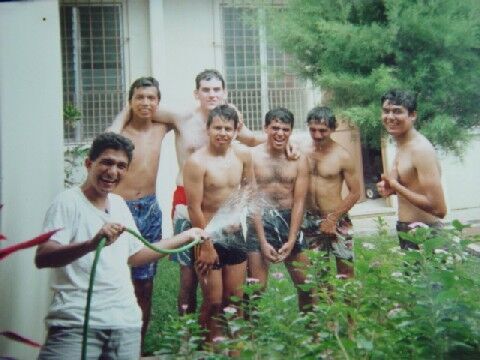 la zona y mi mejor amigo gely barrios
CARLOS AUGUSTO MENENDEZ
25 Jul 2003