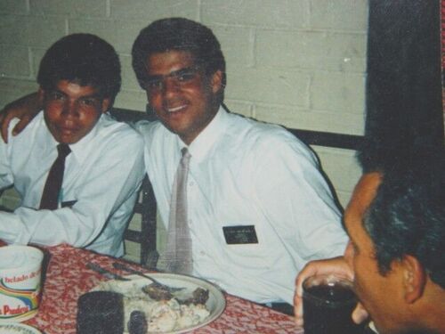1989 EN MI CASA CON EL OBISPO LUCERO, REGRESE A MI CASA PORQUE MI FAMILIA SE CELLO EN EL TEMPLO CUANDO ESTABE EN LA MISION
CARLOS AUGUSTO MENENDEZ
30 Jul 2003