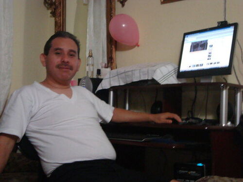 DESCANSANDO EN CASA Y APROVECHANDO EL INTERNET
BAYRON HUMBERTO  BATEN BARRONDO
25 Jun 2009
