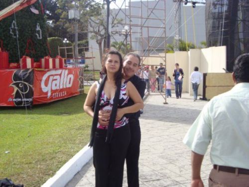 EN LA FERIA NACIONAL, CIUDAD DE GUATEMALA 2008
BAYRON HUMBERTO  BATEN BARRONDO
25 Jun 2009