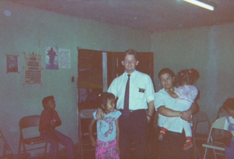 This is me with some members at Family home evening in Catacamas
Scott John Whitman
08 Oct 2003