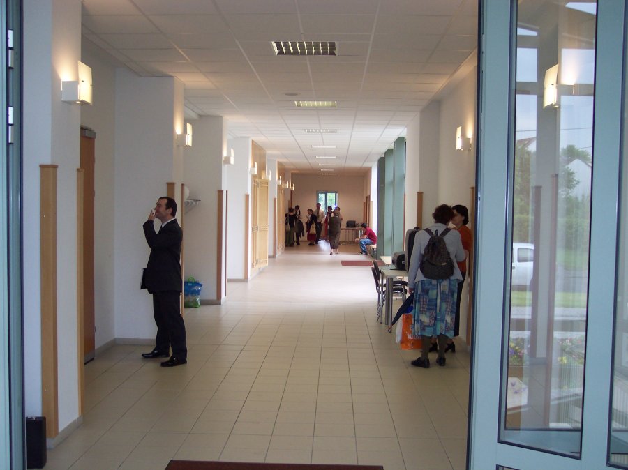 Main Hall in Tihany Ter (6/4/2006)
Steven Scott Tomer
06 Jun 2006