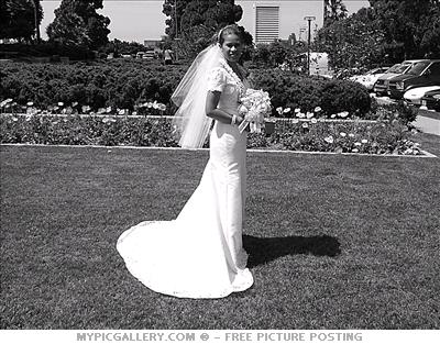 ME ON MY WEDDING DAY @ THE LA TEMPLE
SELA  LANGI
14 Oct 2005