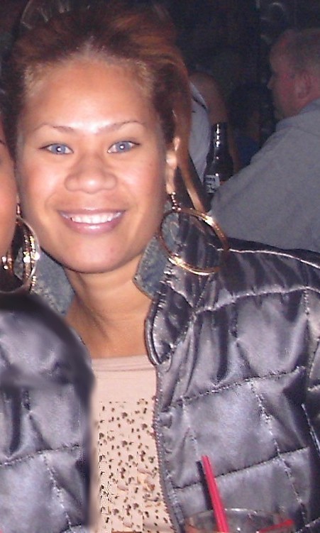 THOUGHT I SHOULD TRY A NEW LOOK..LOL!
SELA  LANGI
21 Dec 2006