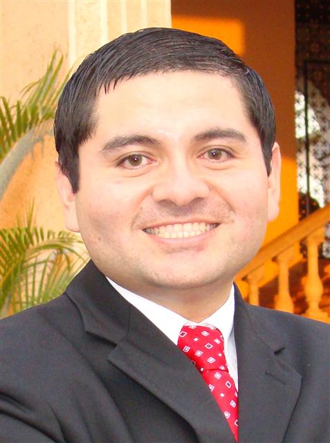 Visiting the President of Honduras before the cowerly and nasty Honduran Coop 2009.
President Zelaya a good family's friend.
Robin Alexander Aguilera
05 May 2010