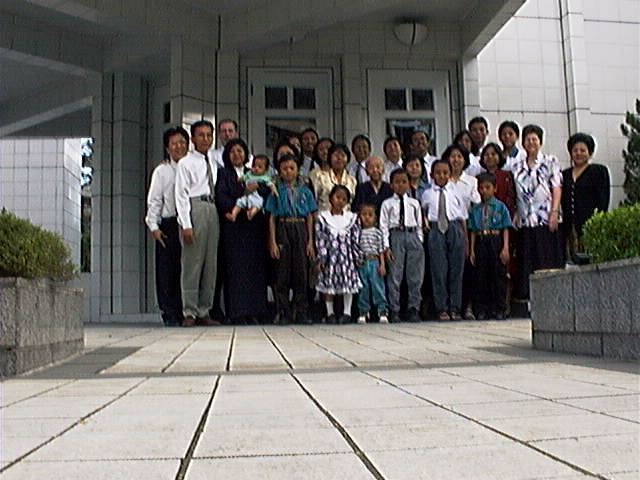 This is the picture of the entire group of Saints to attend the Taiwan Temple.
David Brewer
10 Mar 2002