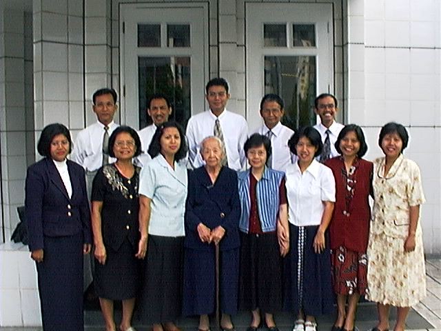 This is the group of Saints that received their own endowment in the Taiwan Temple on Oct 21, 1999
David Brewer
10 Mar 2002