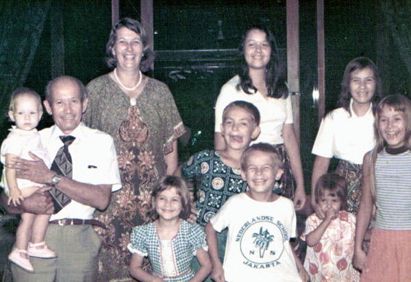 Picture taken 7 Jan 1976 By Elder Rowley in front of the Gout home.  Submitted by Pres. Gout's son, Victor Gout.
David Brewer
02 Apr 2006