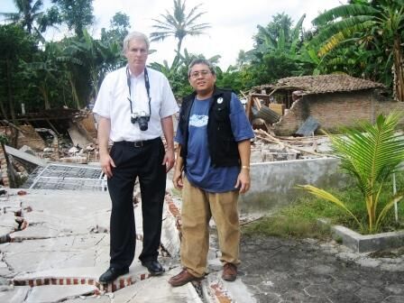 Chuck Lamson and Hendra Purnawan accessing the damage and adminstering relief
Chad  Emmett
06 Jun 2006