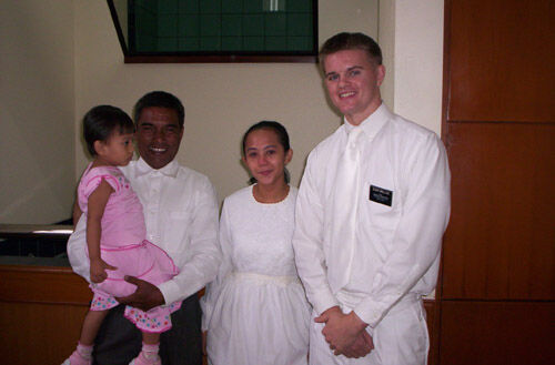 Baptism in Jakarta Selatan (Yani and her husband, child)
David Brewer
10 Jun 2006