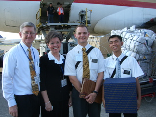 In front of the 747 with the president's 2 assistants
David Brewer
11 Jun 2006