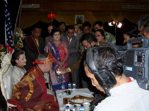 President and Sister Jensen receiving the Batak Marga, 20 January 2007
David Brewer
27 Jan 2007