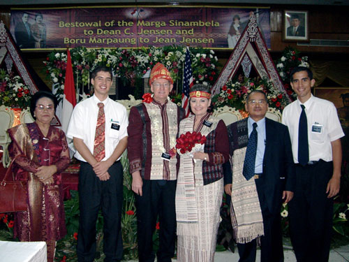 President and Sister Jensen receiving the Batak Marga, 20 January 2007
David Brewer
27 Jan 2007