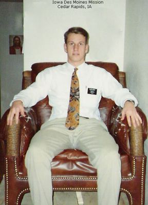 The throne in Cedar Rapids
Gregory S Woolf
18 Jul 2004