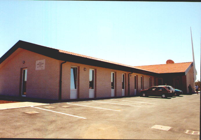 The non-cancellorotto ward, also known as Bari Liberta' (formerly Bari
Est), now has a chapel of its own.
Looks like it came straight from Salt Lake. Thanks to Daniela 
Battezzato
for the pic.
Here2Serve
31 Aug 2005