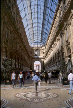 Inside the Victor Emmanuele Galleria in Milano 2001
Terry May Madsen
09 Apr 2007