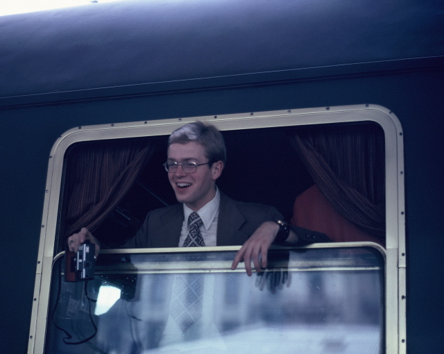 This is Elder M Farnes coming or going in Torino, probably 1973
Mel  Messer
10 Mar 2009