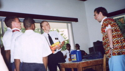 Missionaries dressed like President & Sister Kallunki
Korey Payne
28 Jan 2002