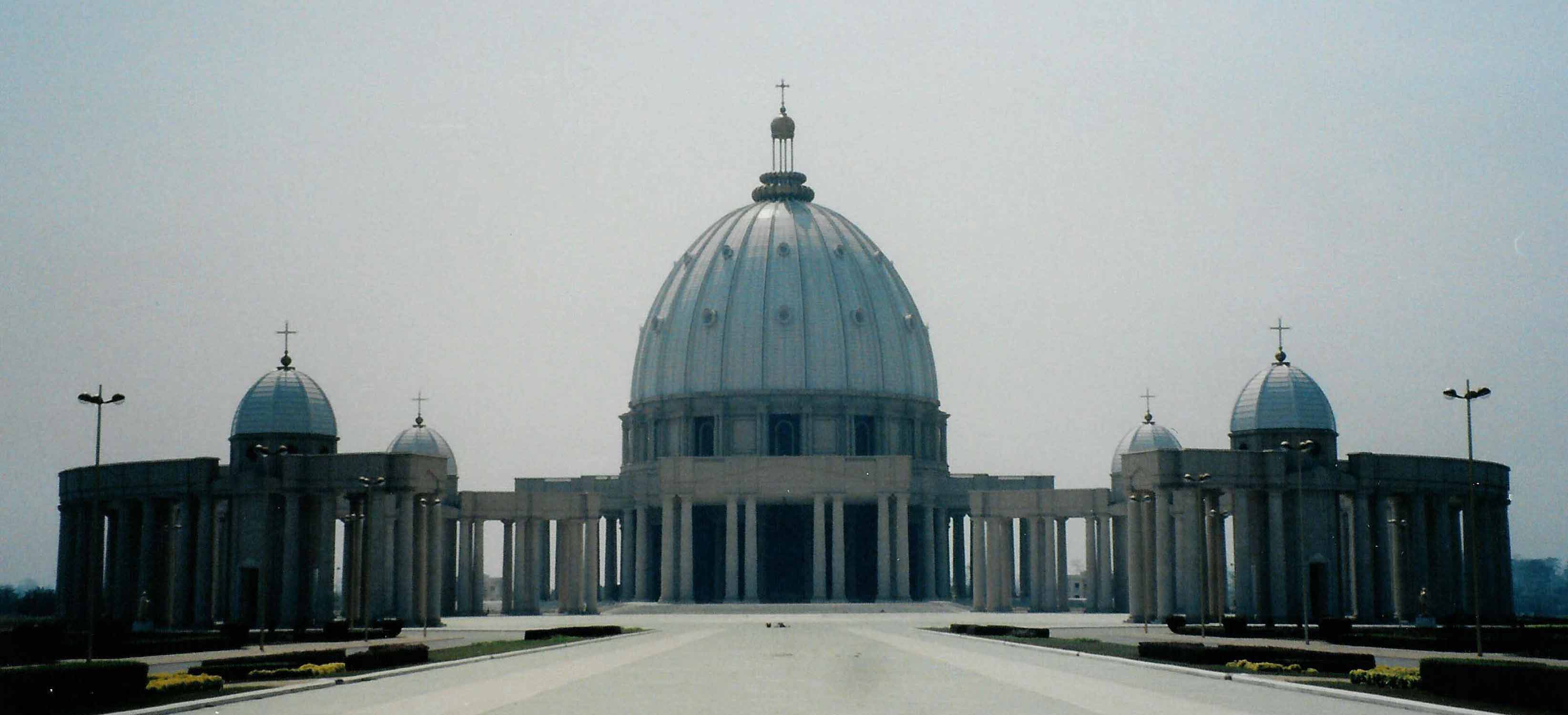 La basillique de la paix
Benjamin Christopher Oates
21 Nov 2003