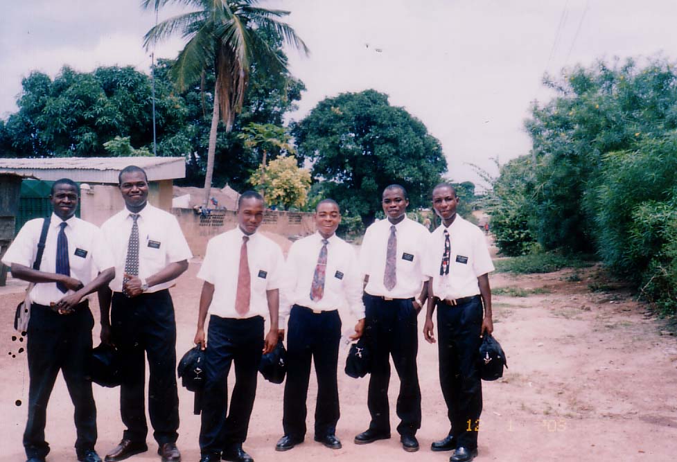 Quelques uns des premiers missionnaires a Yamoussoukro de puis le debut et la fin de la guerre en Cote d'Ivoire
Berenger Faet Melaine Dahakpoin
08 Jul 2007