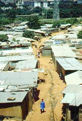 Cette image est prise tout juste hors la commune d'Adjame
Nathan A. EGGLESTON
15 Feb 2002