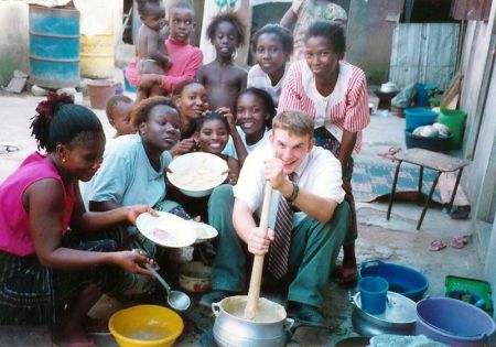 Once the kids saw me cooking they called over everyone in the quartier.
Sean  Williams
21 Apr 2003