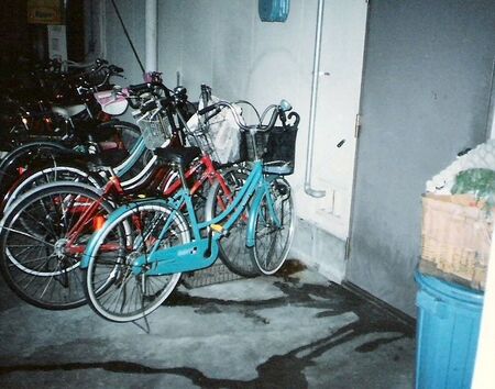 This was my bike when I was in HigashiOsaka, bell, basket, and all.  What a great bike.
Jason  Lethbridge
08 May 2006