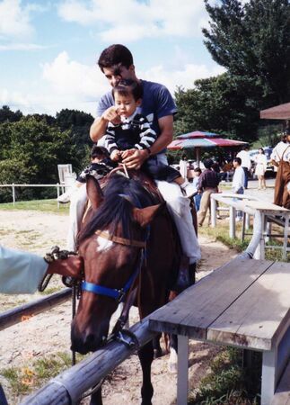 Giving the Sakaguchis' son a ride during the Wakayama ward picnic.
Stephen  Templin
30 May 2006