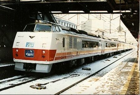 A familiar train that made the run between Sapporo and Abashiri. Courtesy JR Hokkaido
Mark  Bore
06 Jan 2002