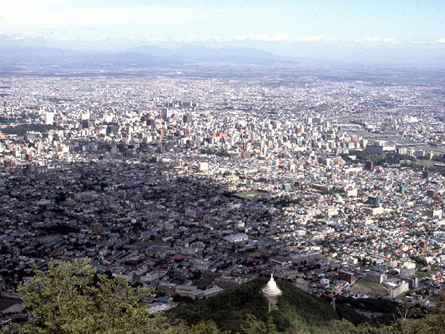 View of Sapporo from atop Moiwa Yama.
Jim Dillon
27 Oct 2004