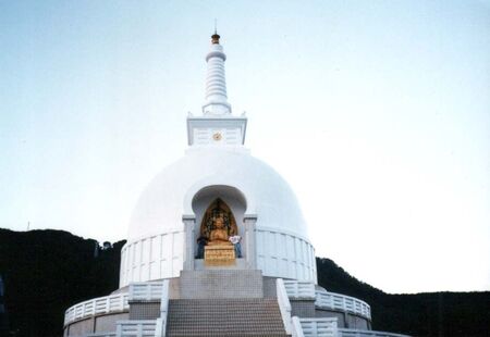 You pass by this on the way up to the top of Moiwa Yama on Sapporo's west side.
Jim Dillon
03 Nov 2004