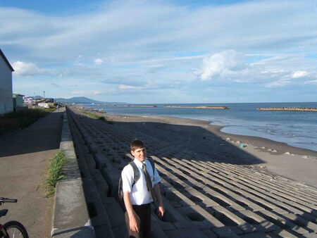 Elder Robbins by the Ocean in Muroran
Kenji Masato Oman
31 May 2006