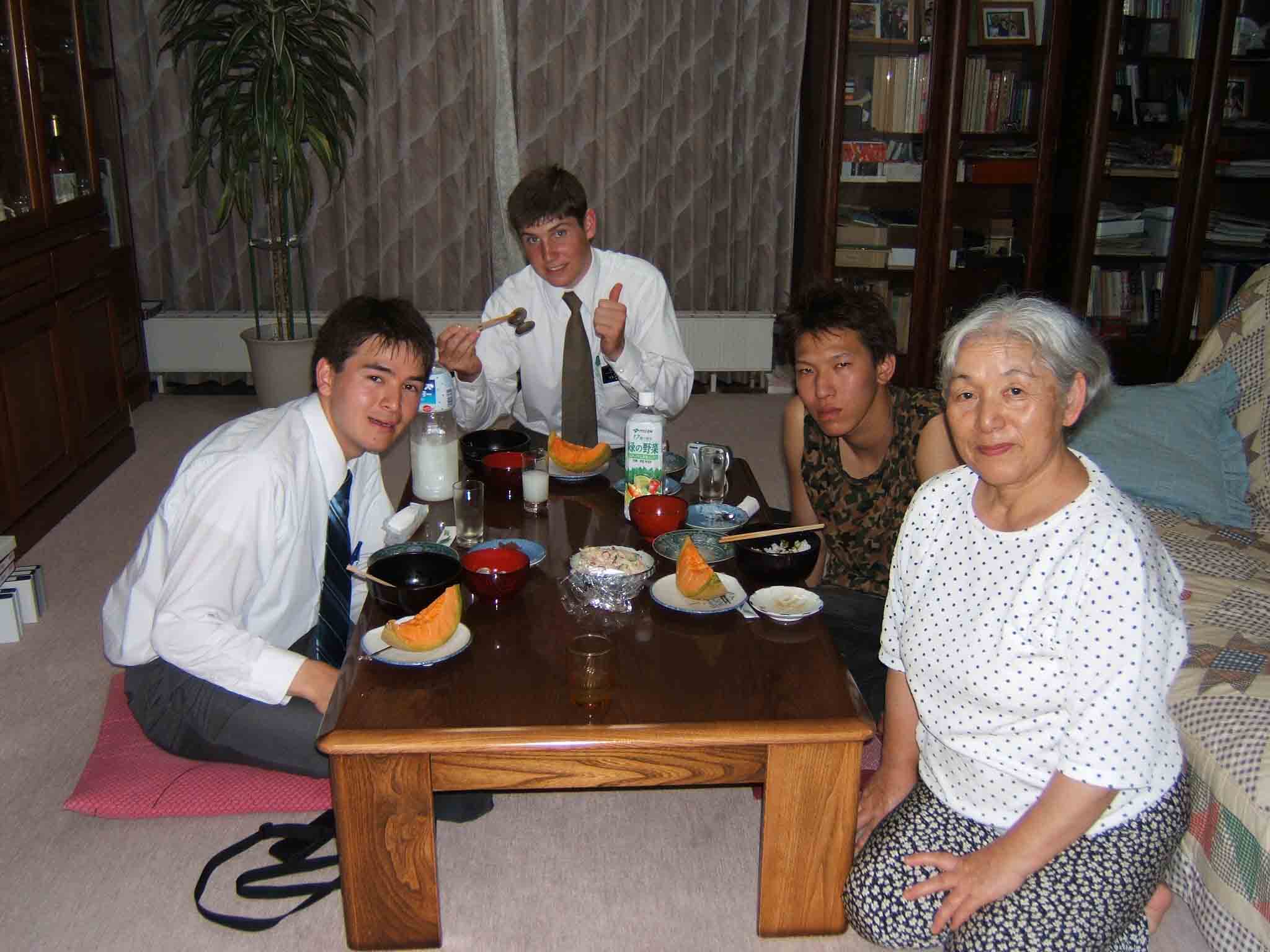 Kind Member (Kuroshige) treating Elder Oman and Robbins
Kenji Masato Oman
31 May 2006