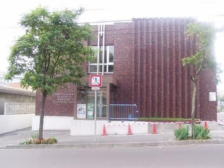 They have a bigger parking lot now. The Church bought the hospital next to the Otaru Ward meeting house and made it into a bigger parking lot.
Yudai  Ito
15 Aug 2006