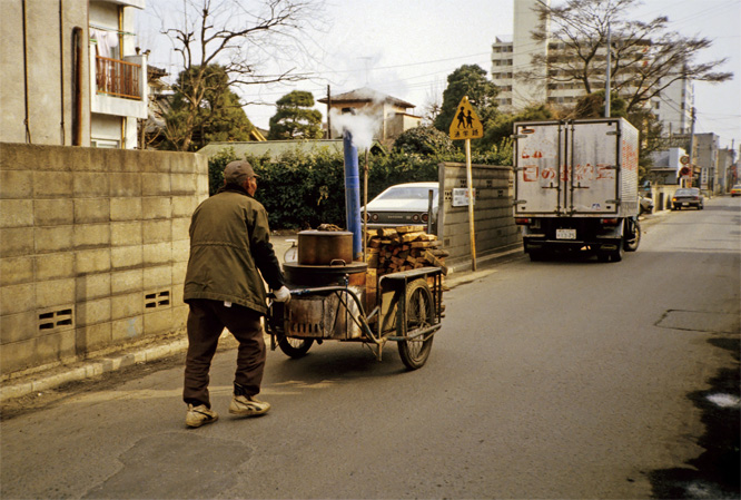 Morioka Yaki Imo (Hot Sweet Potato) Cart
Contributed by Rosanne Carter Reeves
Todd Ogaard-Webmaster
05 Jan 2010