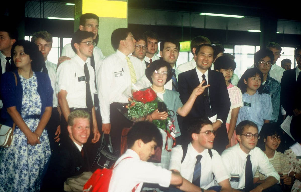 President and Sister Aoyagi prepare to board the shinkansen at the conclusion of their service.  Many of the Sendai area missionaries can be seen in the photo as well as Sister Niiyama (at left) and President Niiyama (partly visible on the extreme right).
Sean D. Kerry
24 Apr 2010