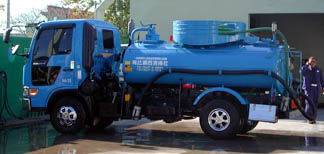 The infamous pooper pumper picker upper truck.  ©2001 Dave Ahlman
LDS Mission Network
07 Mar 2004