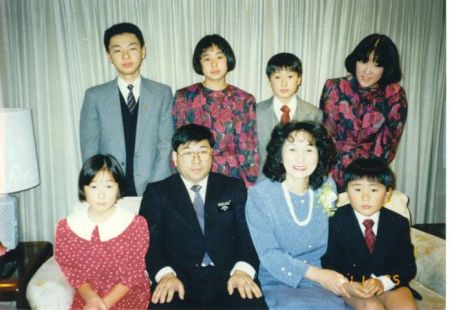 President Kikuchi and Family (11-25-91)
CYRIL CHIHYANG HUANG
07 May 2002