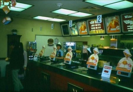 There's a restaraunt round every corner...even MacDonalds.  Costs $1.35 USD! for a hamburger.
David  van der Leek
20 Aug 2003