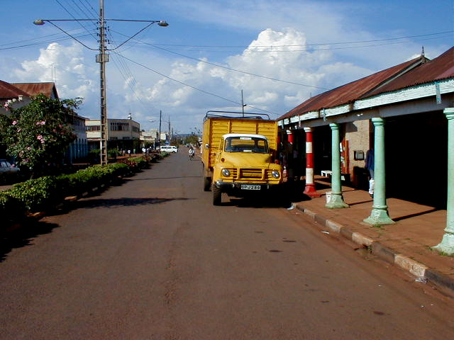 Jinja Main street
Joshua M. Barlow
02 Jul 2001