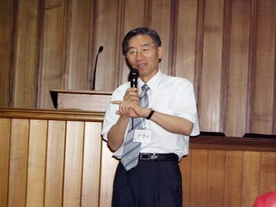 President Pak speaks at the Returned Missionary Meeting at Oncheon Ward
Kerk L. Phillips
01 Aug 2005